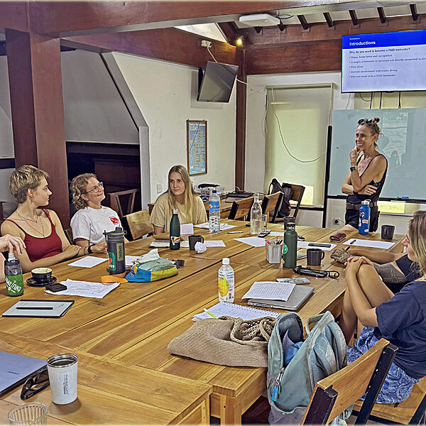 PADI IDC GILI TRAWANGAN ISLANDS AUGUST orient 2